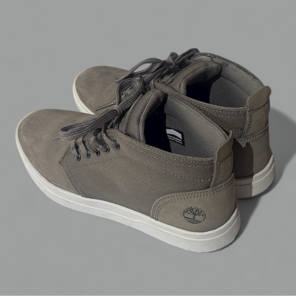 Timberland Men's Davis Square Sneaker - Men’s Size 7 - Like new!